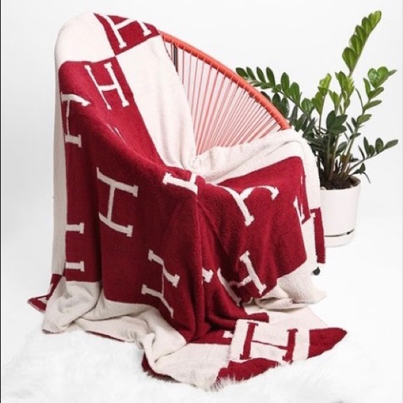 New letter H throw blanket - Picture 2 of 9